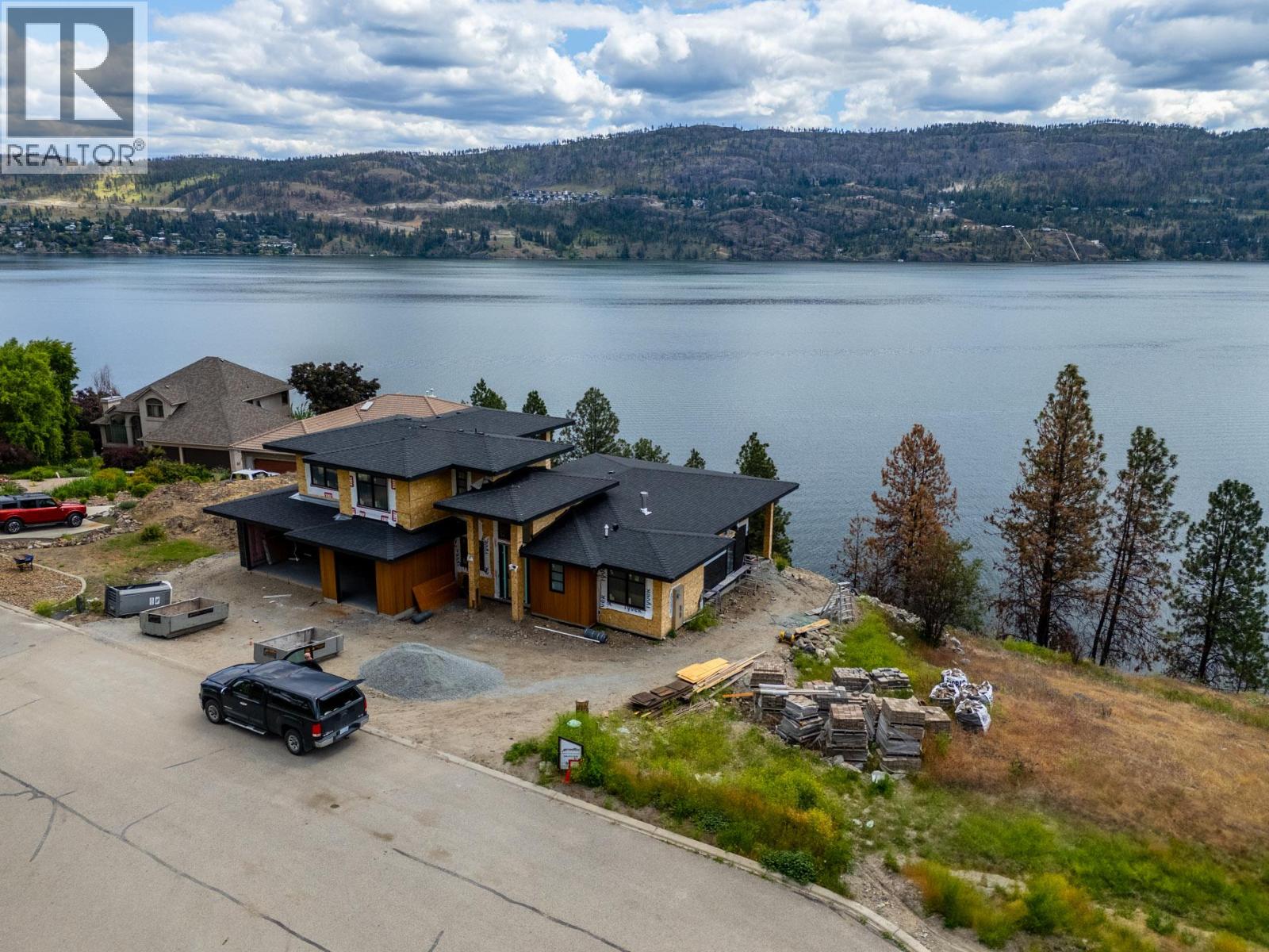 695 Westside Road North, Kelowna