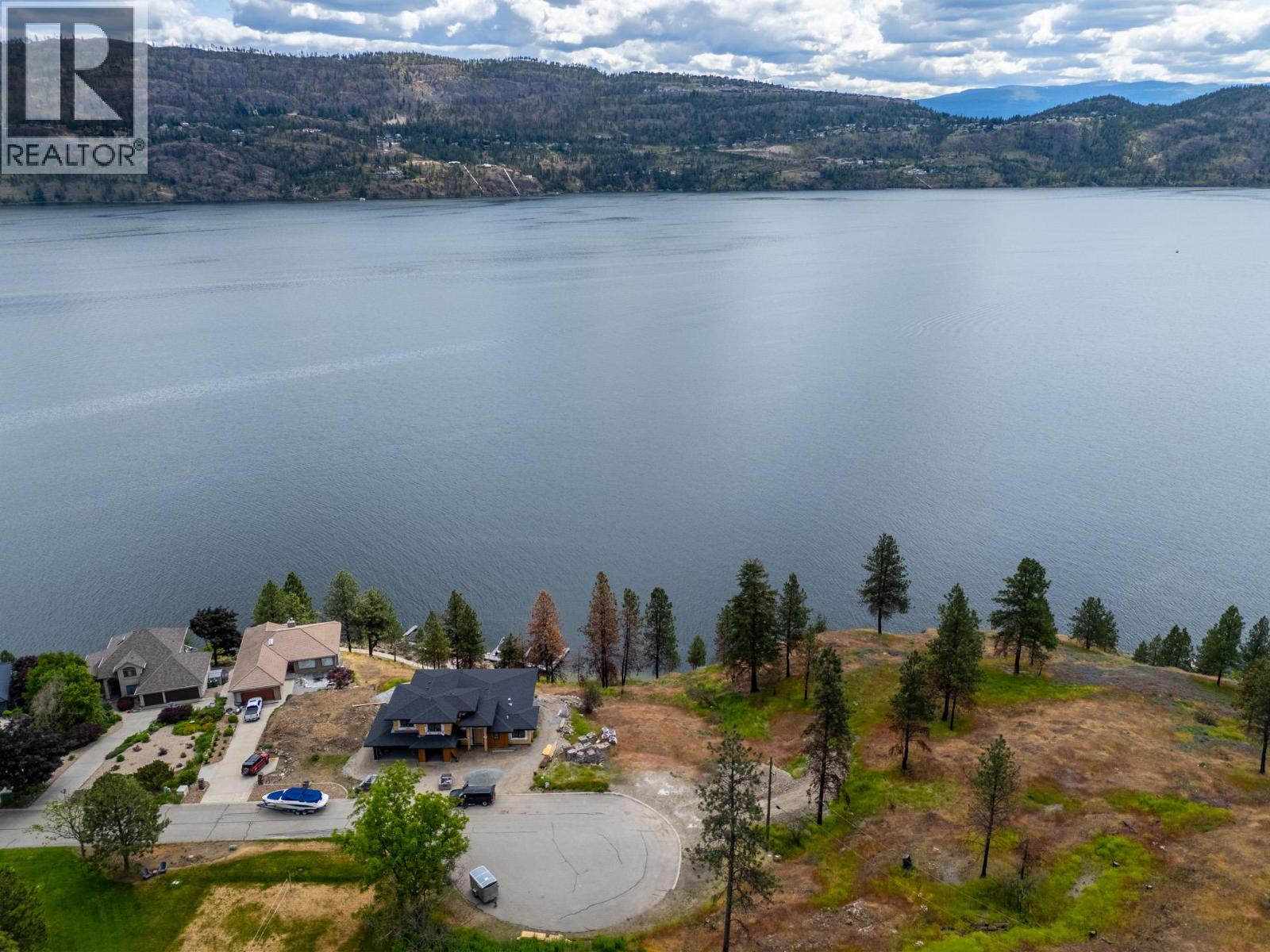  695 Westside Road North, Kelowna