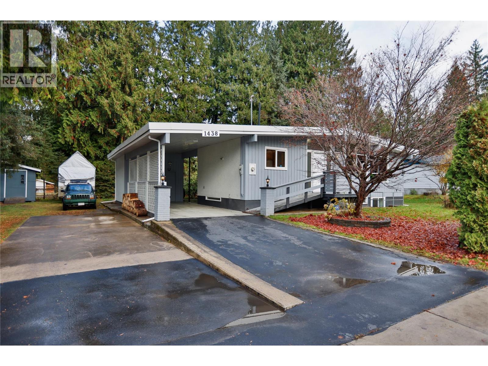 1438 Nichol Road, Revelstoke