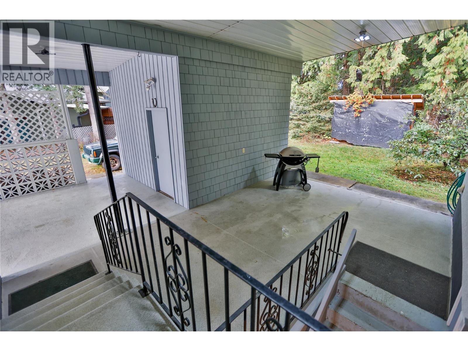 1438 Nichol Road, Revelstoke