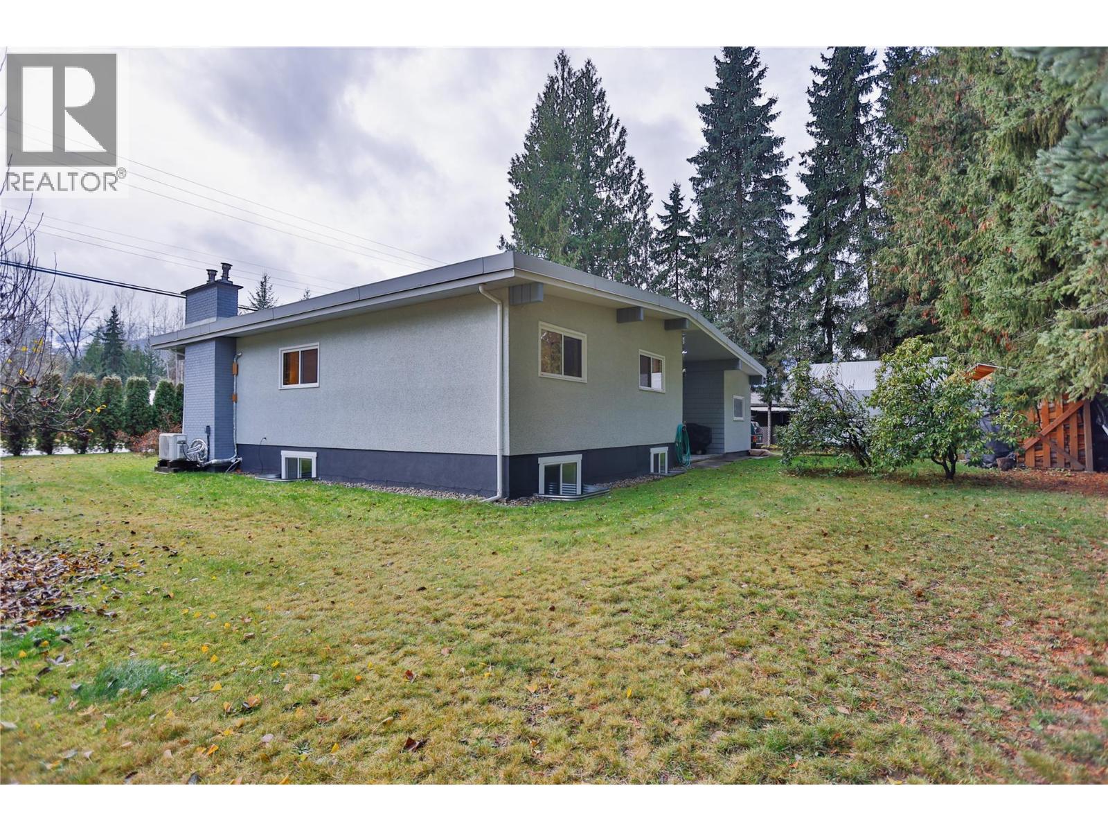 1438 Nichol Road, Revelstoke
