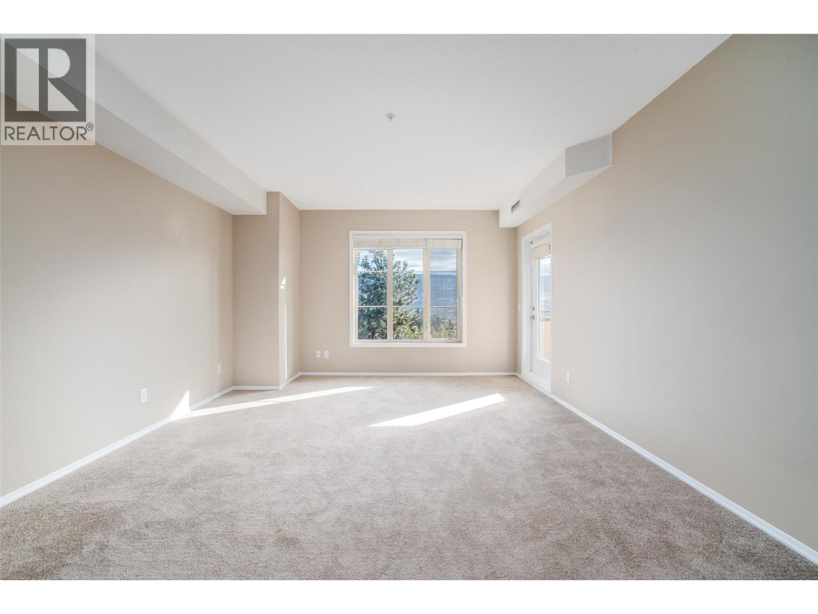 1514 1875 Country Club Drive, Kelowna