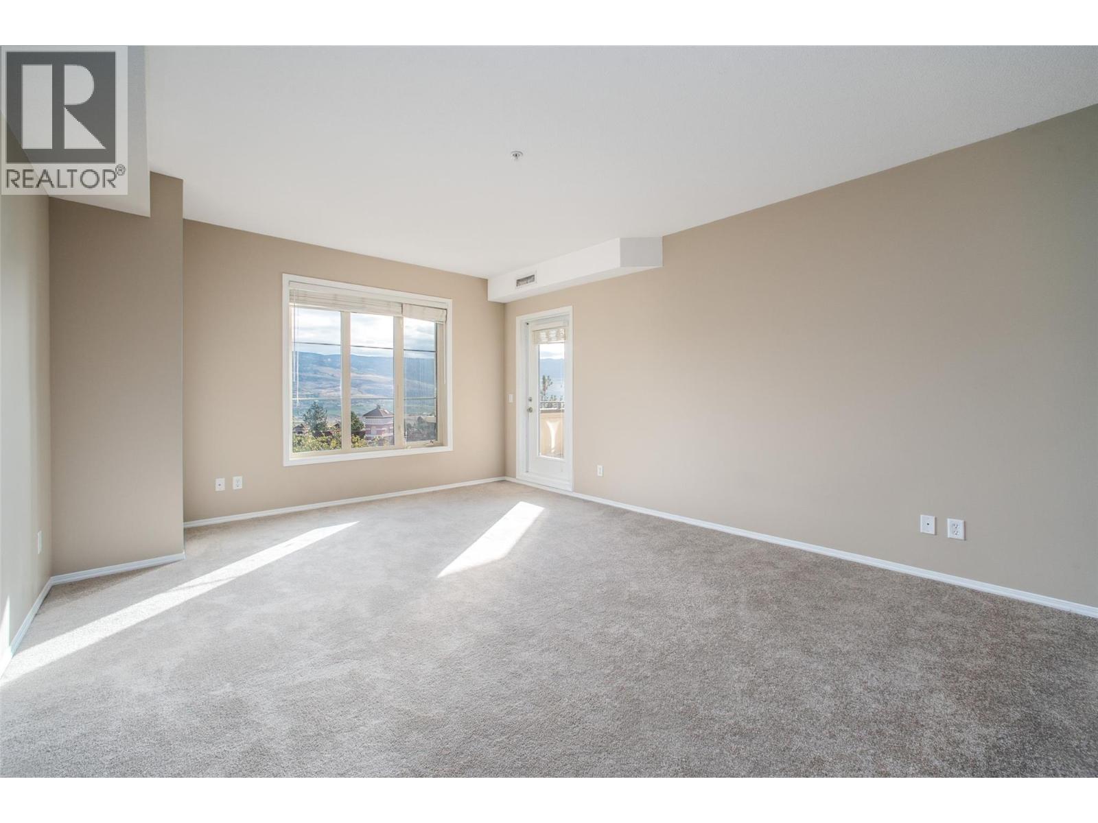 1514 1875 Country Club Drive, Kelowna