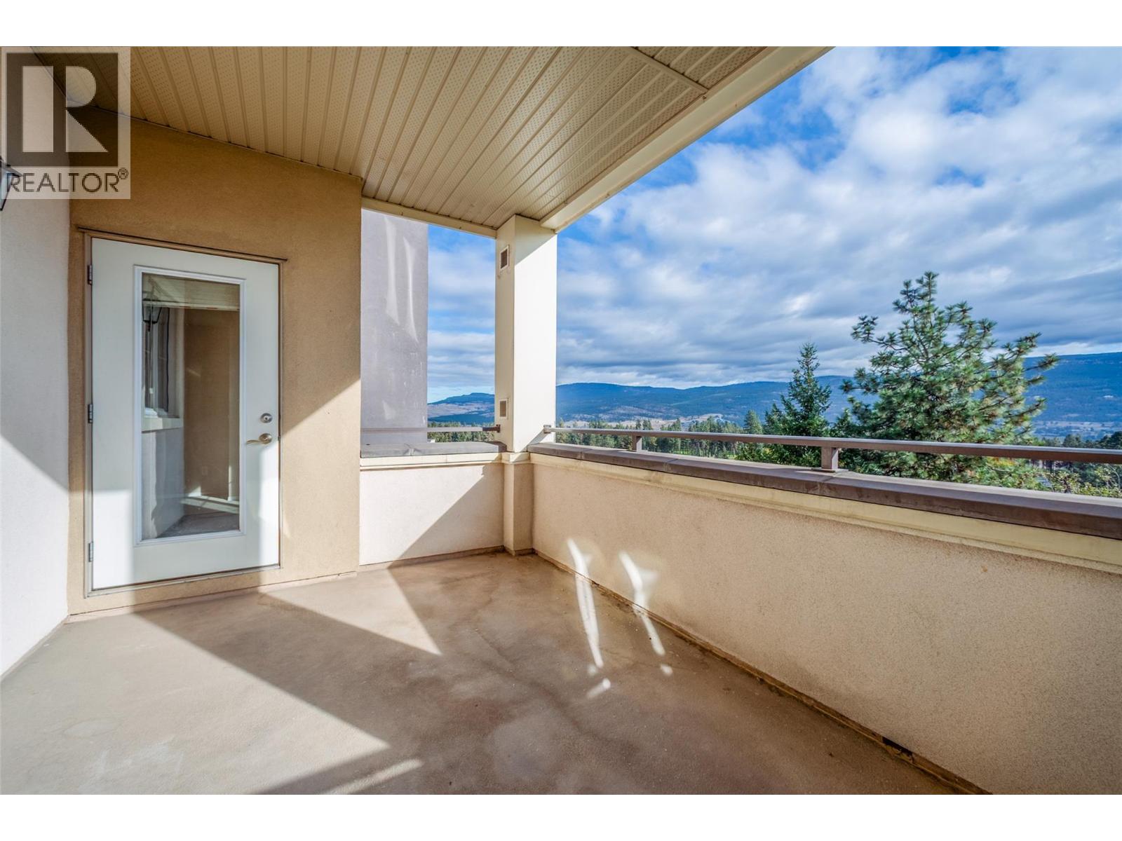 1514 1875 Country Club Drive, Kelowna