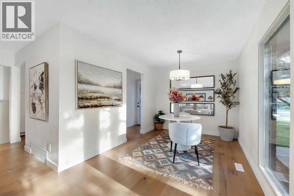 Single Family House 3 Level for Sale in  Midlawn Close SE Midnapore Calgary 