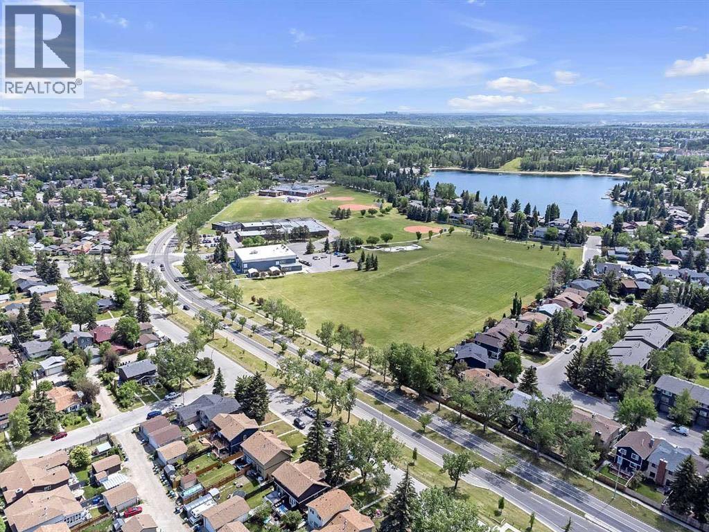 Single Family House 3 Level for Sale in  Midlawn Close SE Midnapore Calgary 