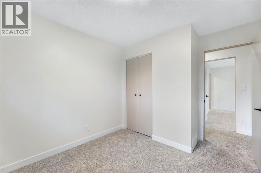 Single Family House 3 Level for Sale in  Midlawn Close SE Midnapore Calgary 