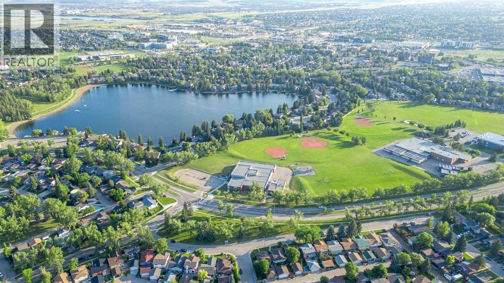 Single Family House 3 Level for Sale in  Midlawn Close SE Midnapore Calgary 