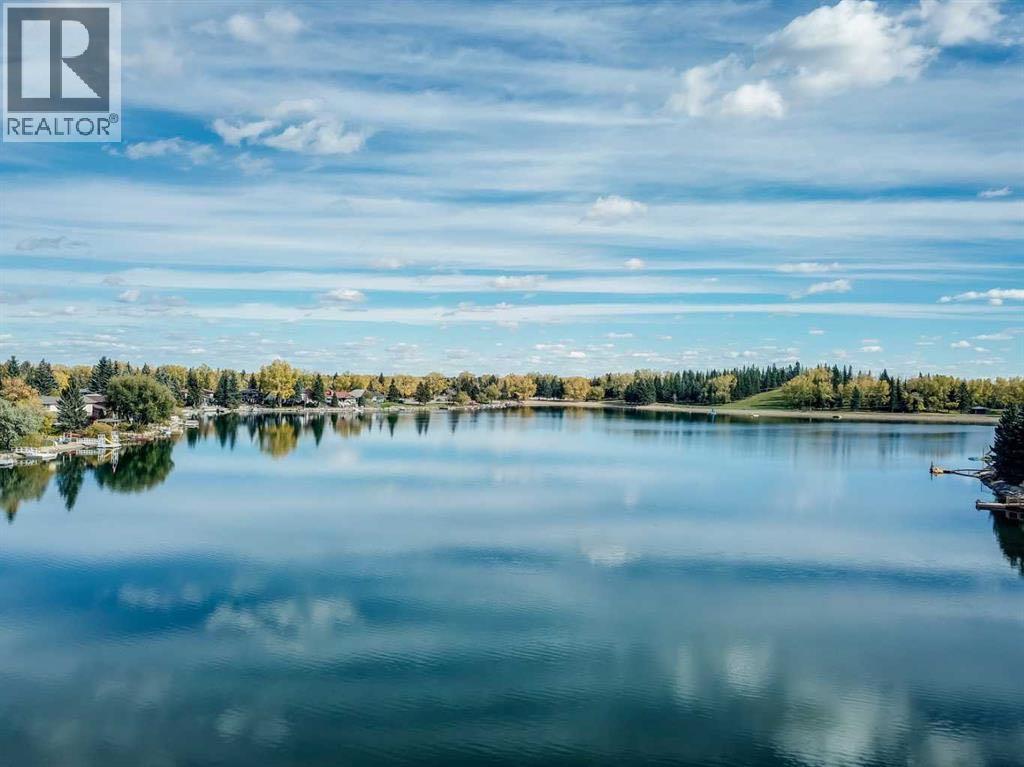 Single Family House 3 Level for Sale in  Midlawn Close SE Midnapore Calgary 