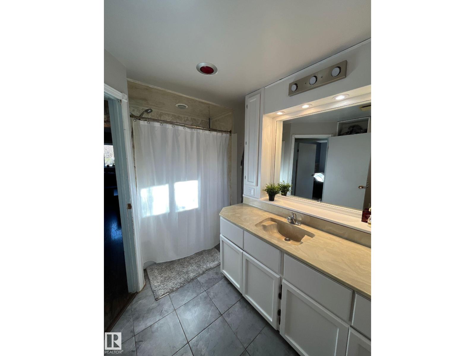 4972 CENTRE ST, New Sarepta