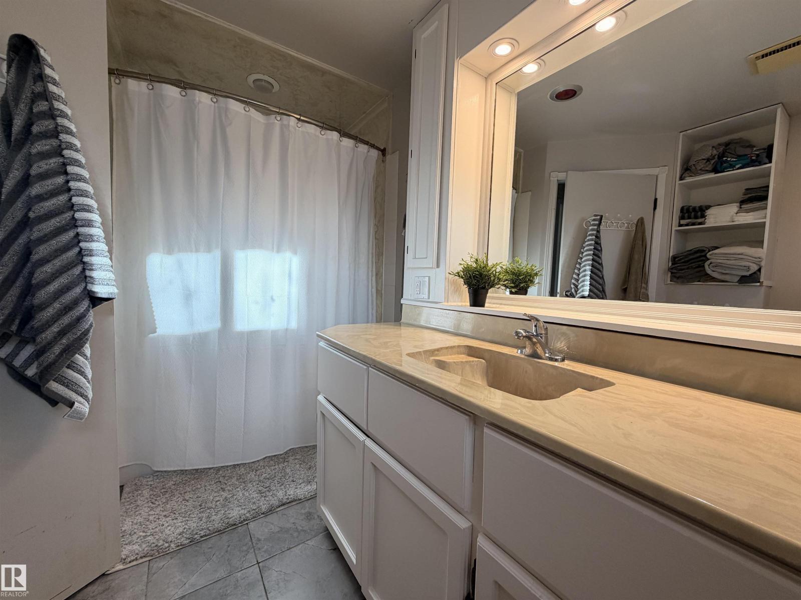 4972 CENTRE ST, New Sarepta