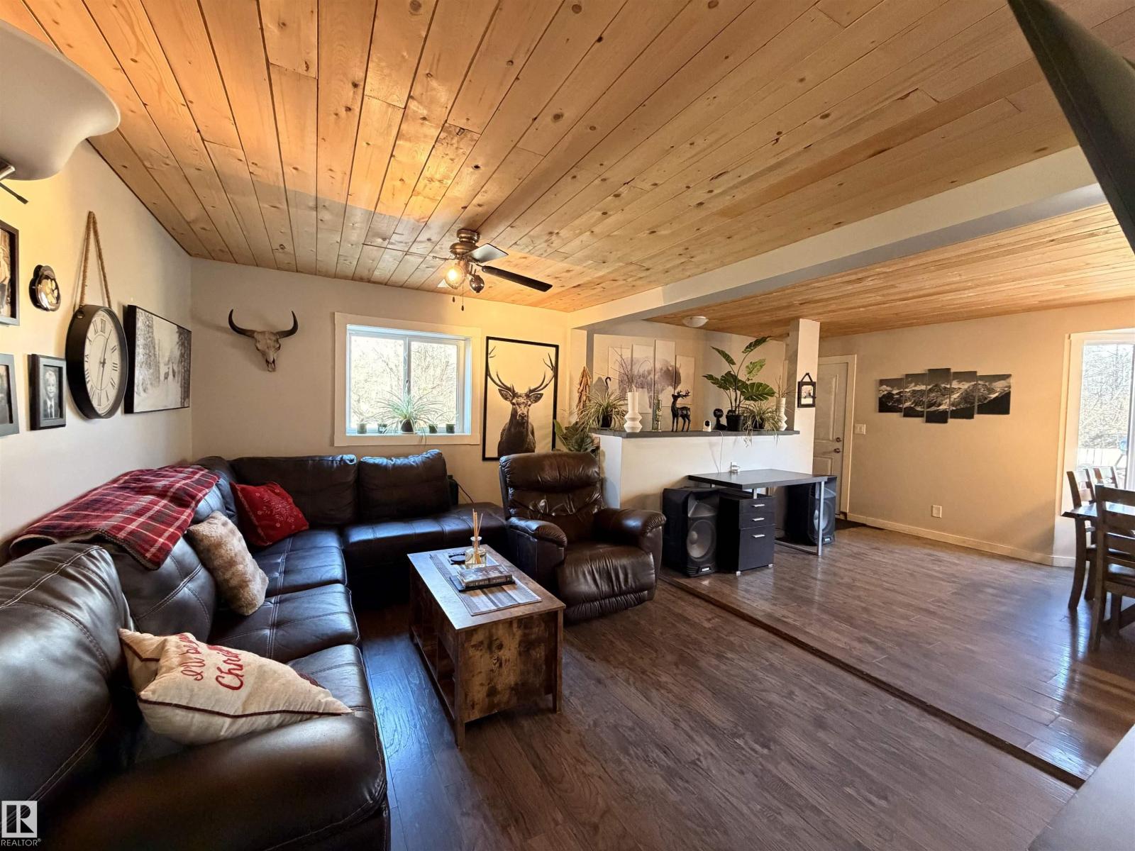 4972 CENTRE ST, New Sarepta