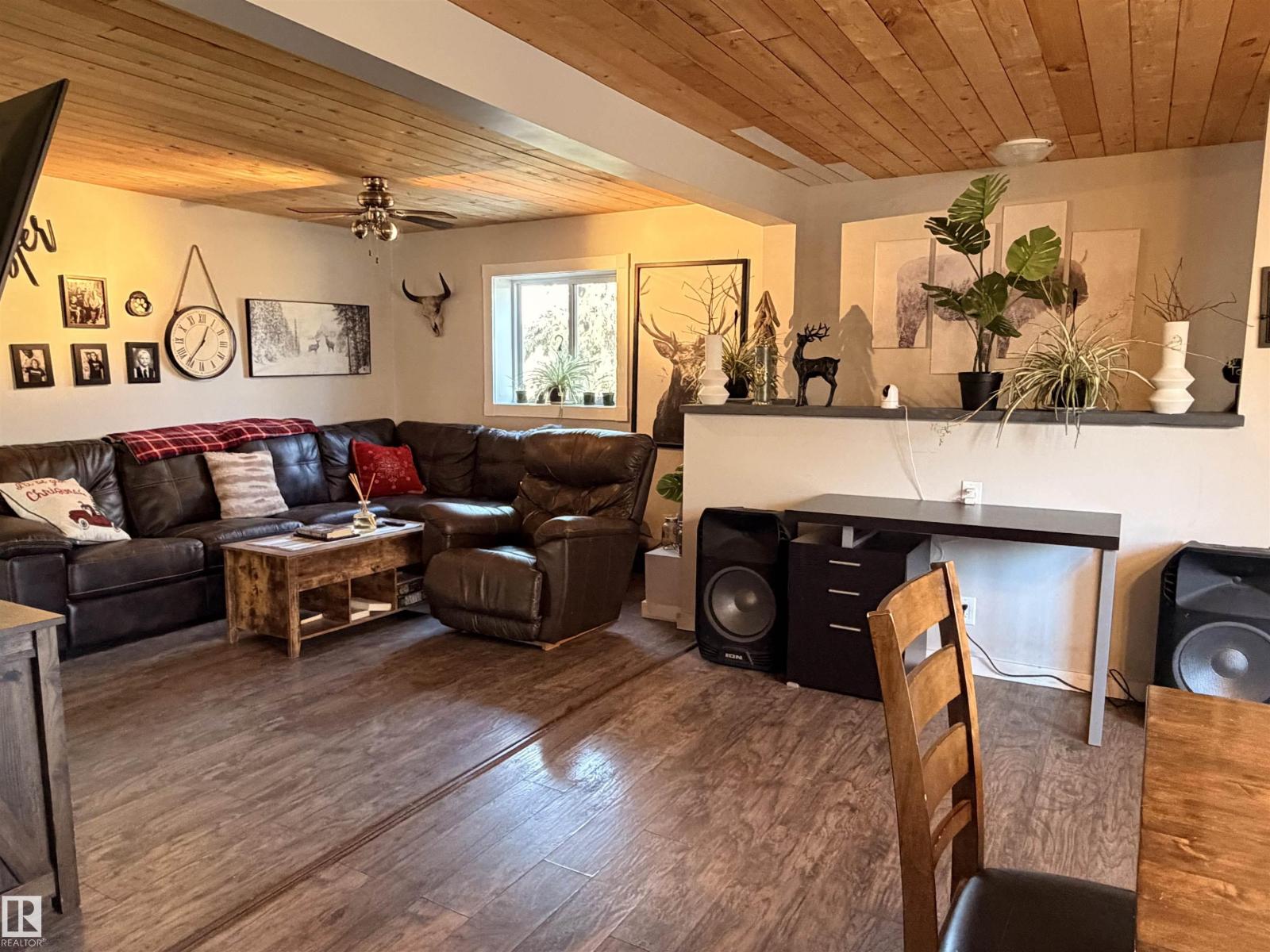 4972 CENTRE ST, New Sarepta