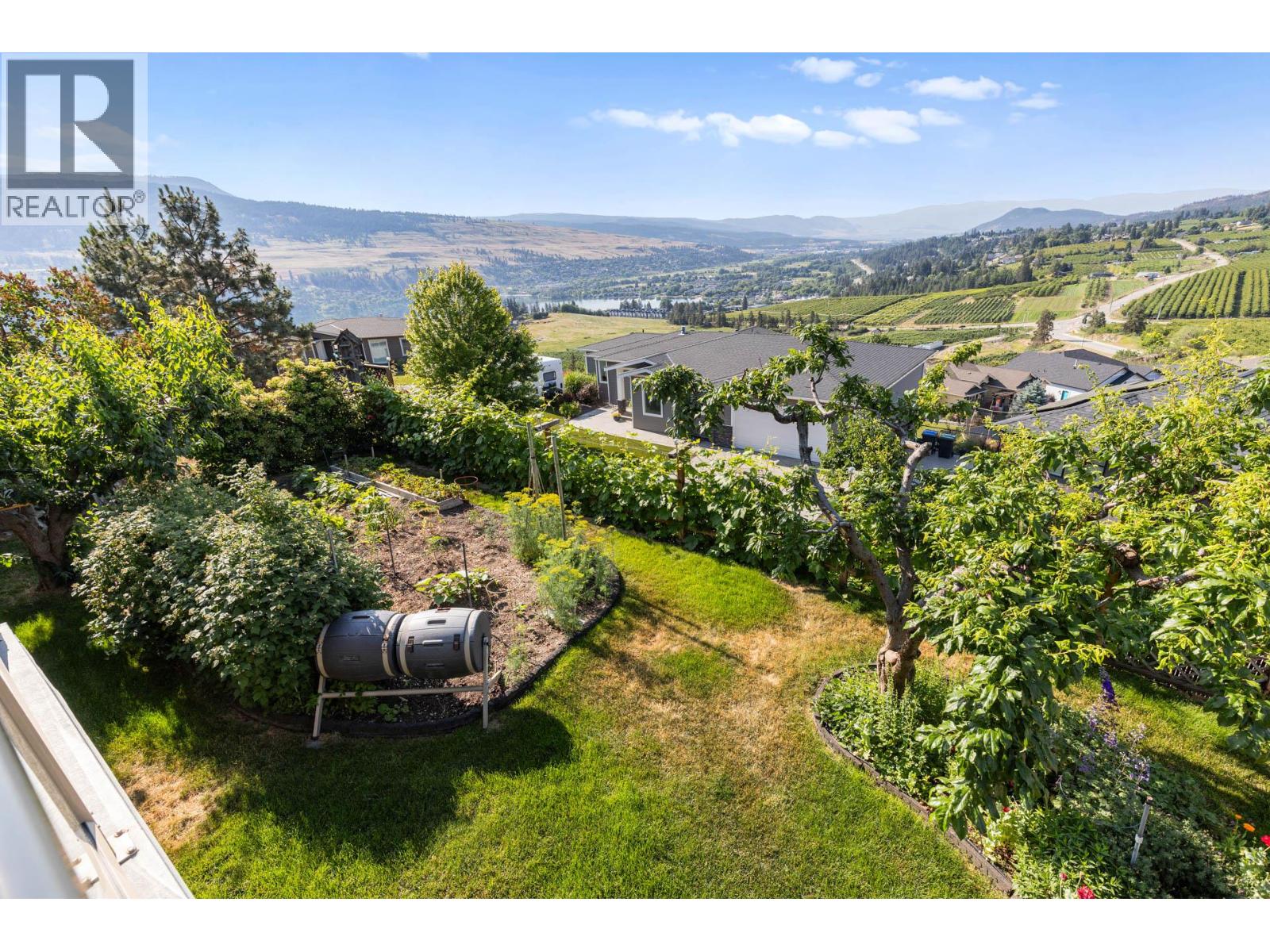  2591 Lake Breeze Court, Lake Country