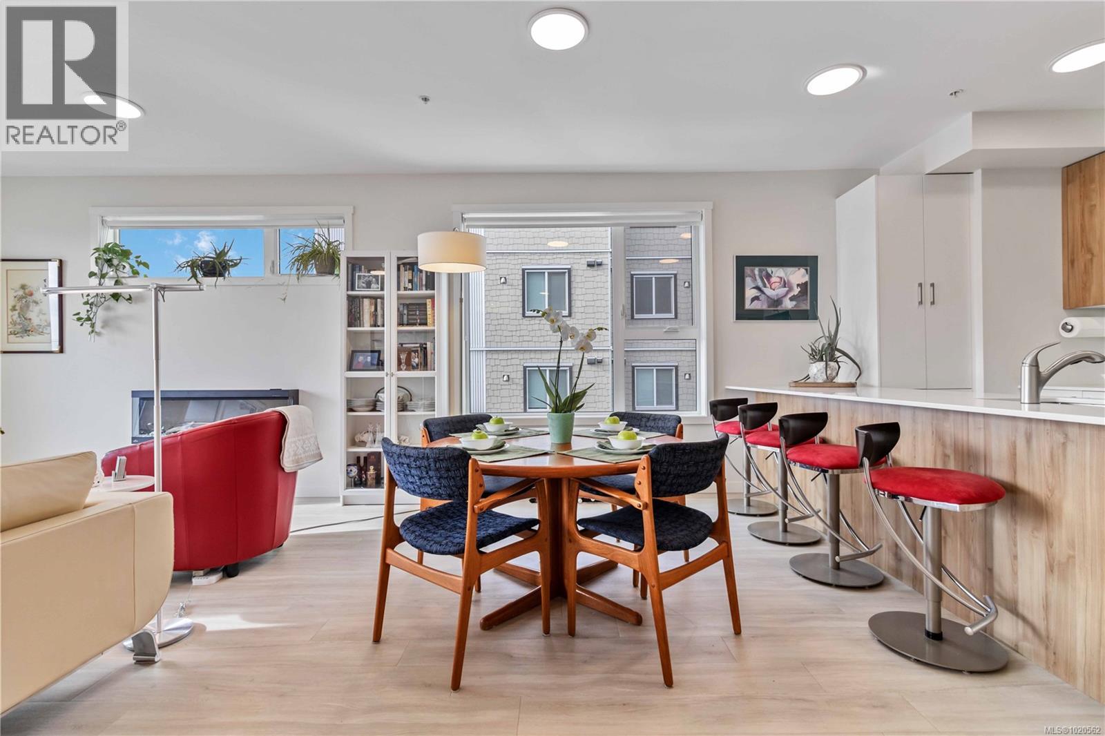 407 842 Orono Ave, Langford