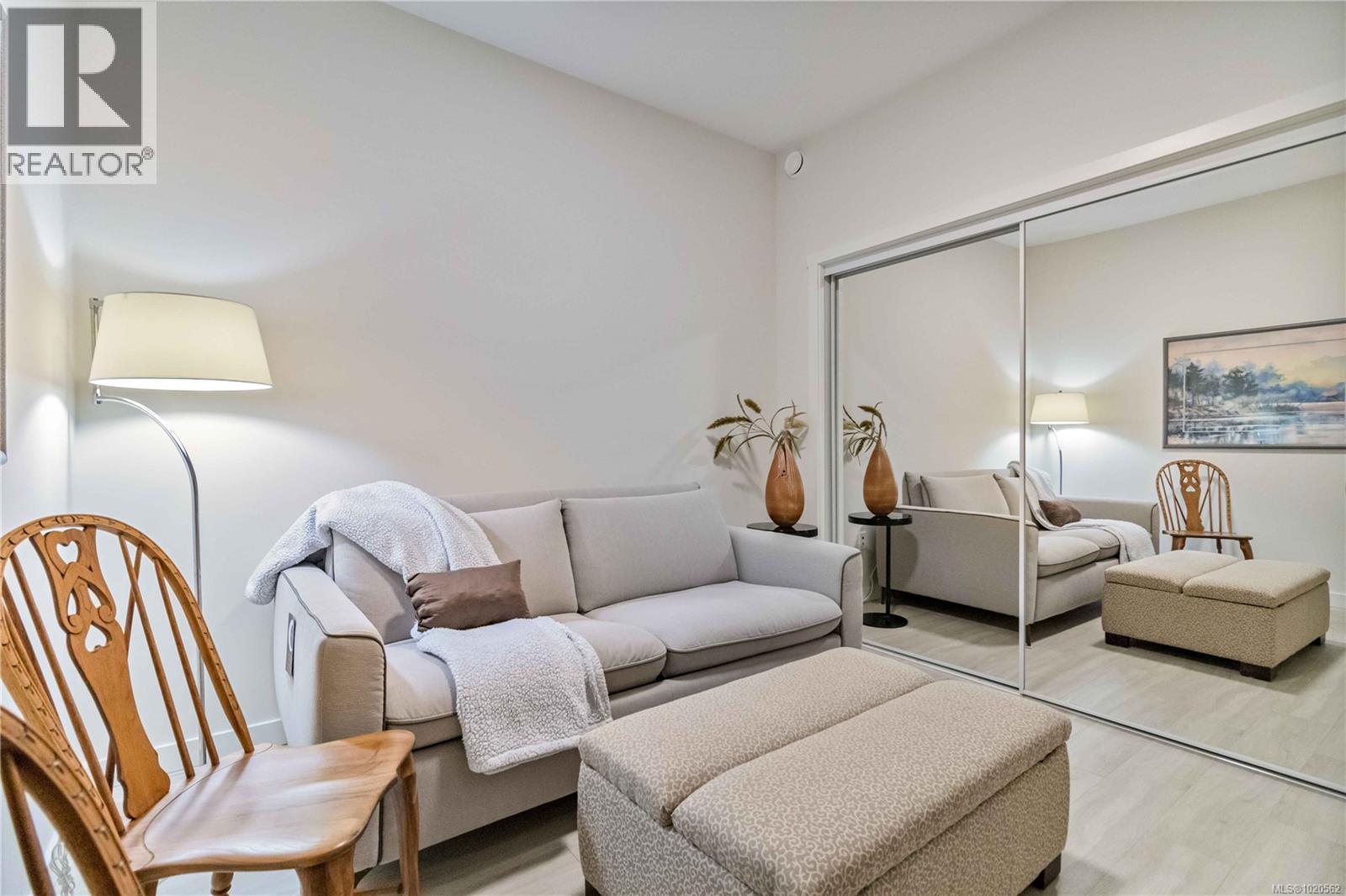 407 842 Orono Ave, Langford