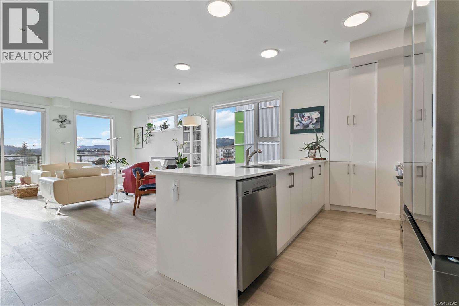 407 842 Orono Ave, Langford