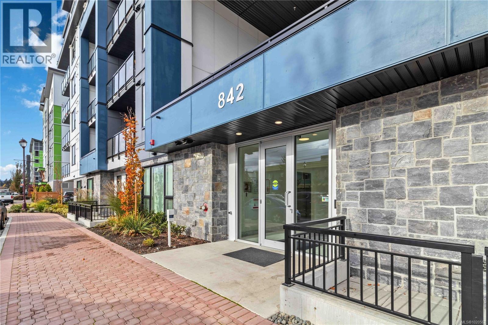 407 842 Orono Ave, Langford