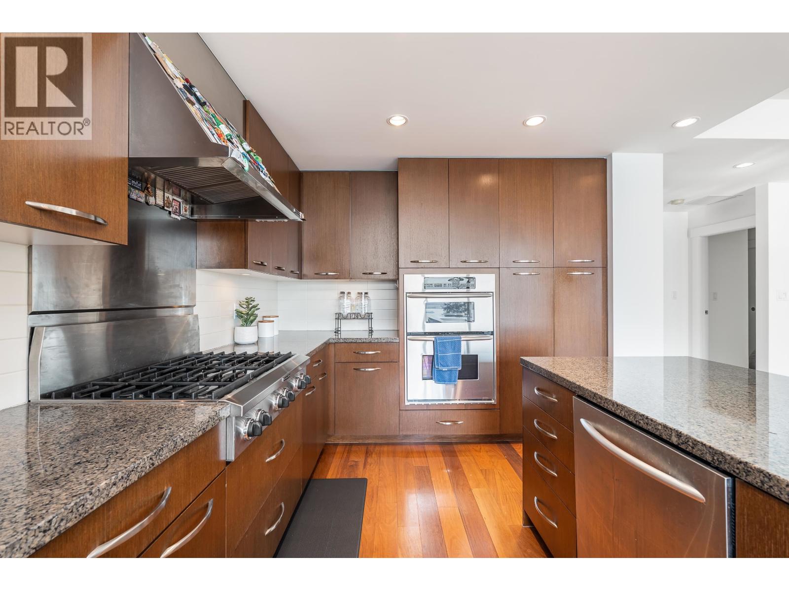 1101 3335 CYPRESS PLACE, West Vancouver