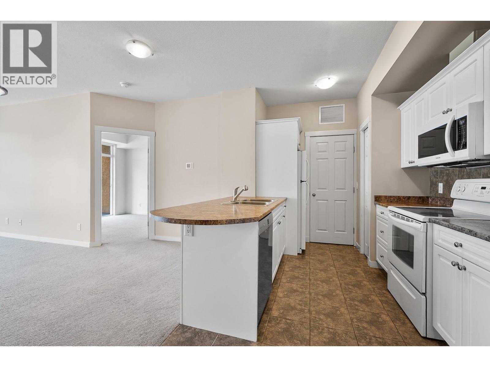 414 3550 Woodsdale Road, Lake Country