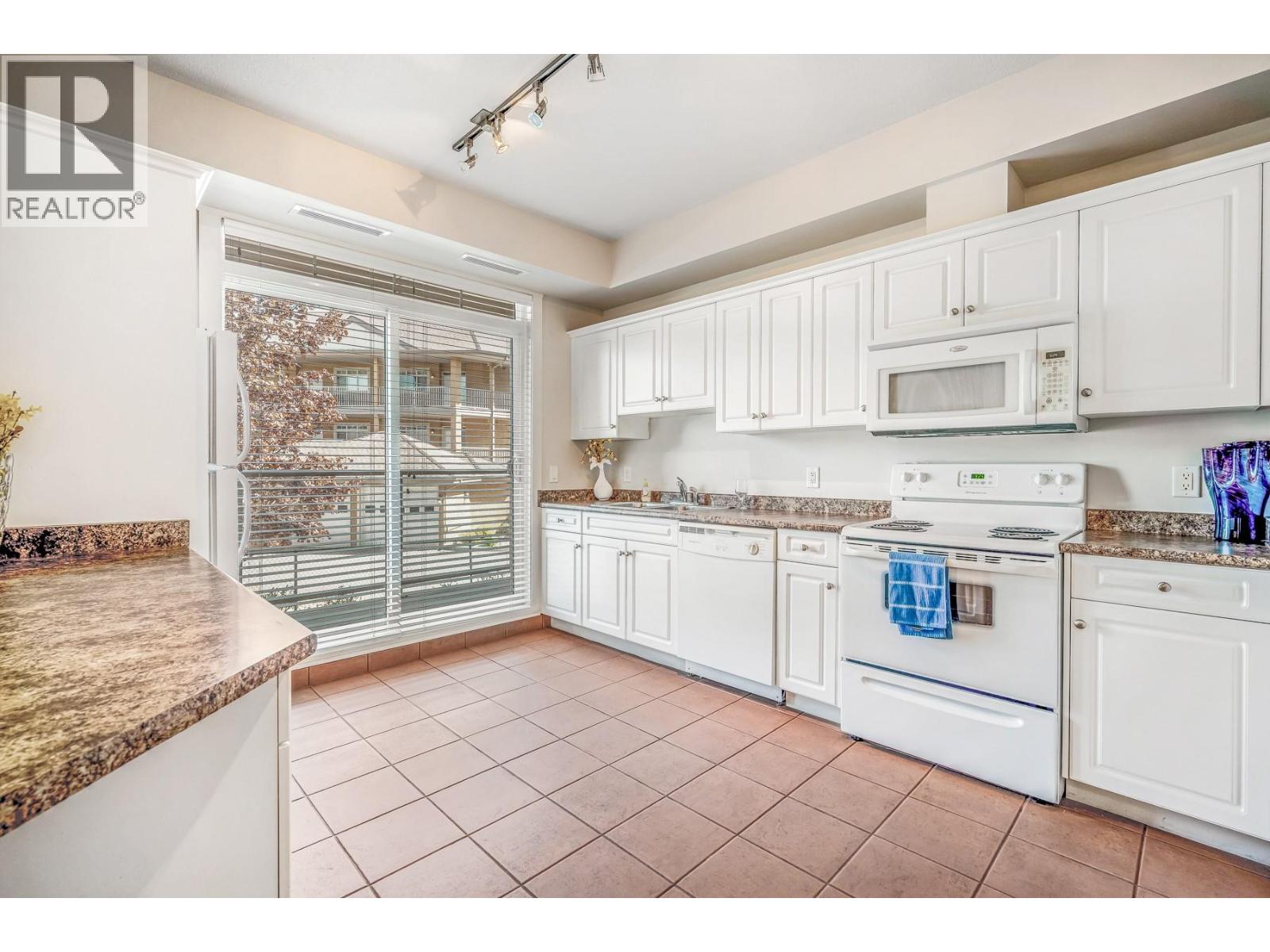 414 3550 Woodsdale Road, Lake Country