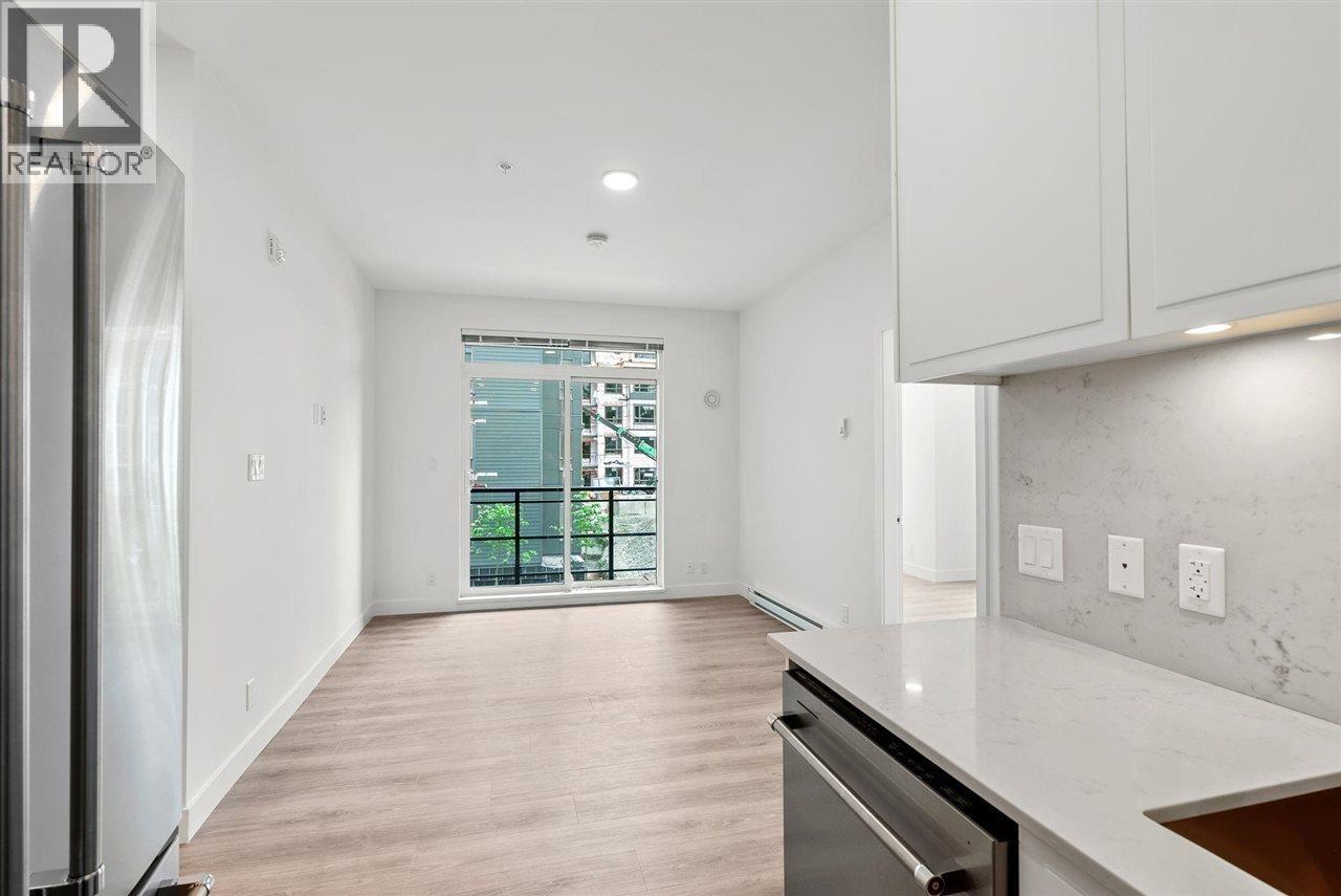 314 700 CLARKE ROAD, Coquitlam