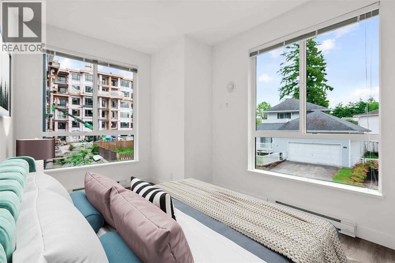 314 700 CLARKE ROAD, Coquitlam