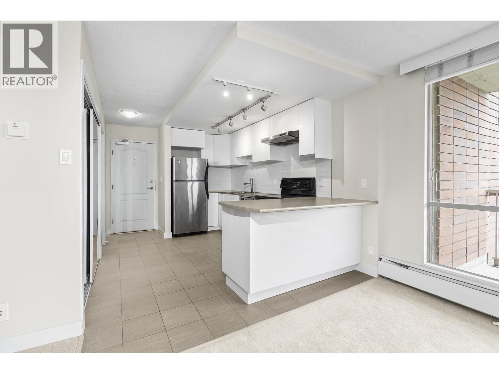 1610 2016 FULLERTON AVENUE, North Vancouver