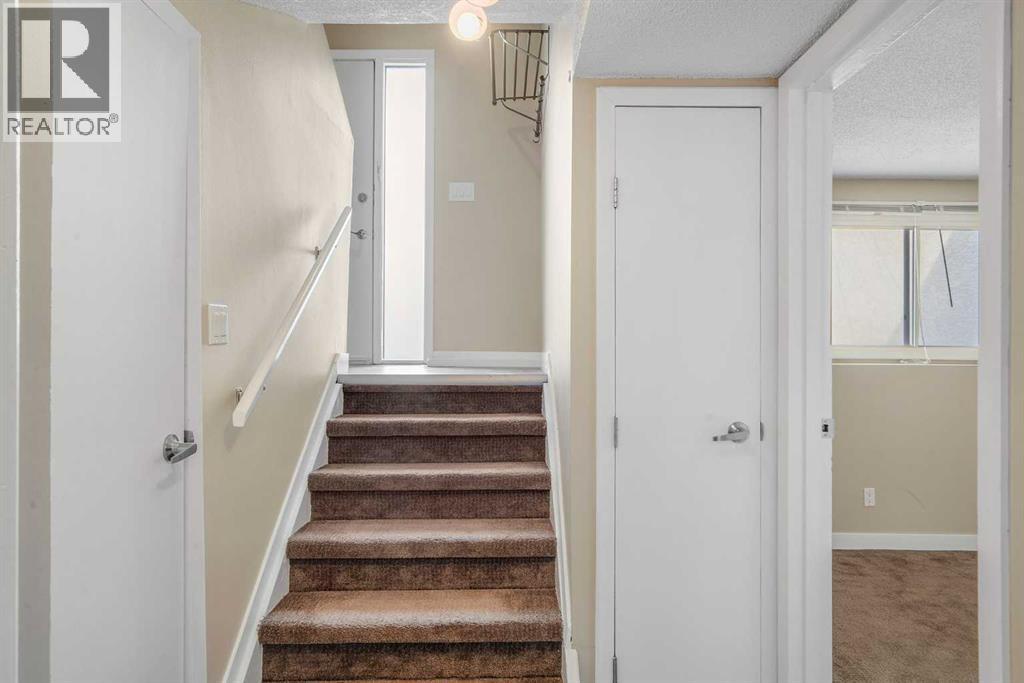 Multi-family House for Sale in  Mckinnon Drive NE Mayland Heights Calgary 