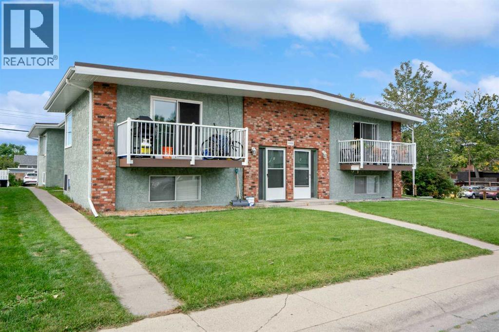 Multi-family House for Sale in  Mckinnon Drive NE Mayland Heights Calgary 