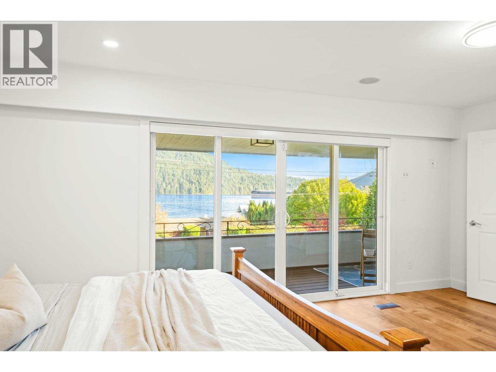 463 BEACHVIEW DRIVE, North Vancouver