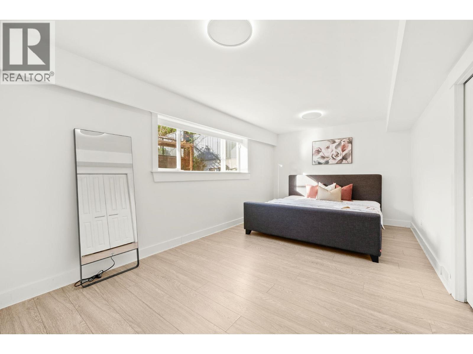 463 BEACHVIEW DRIVE, North Vancouver