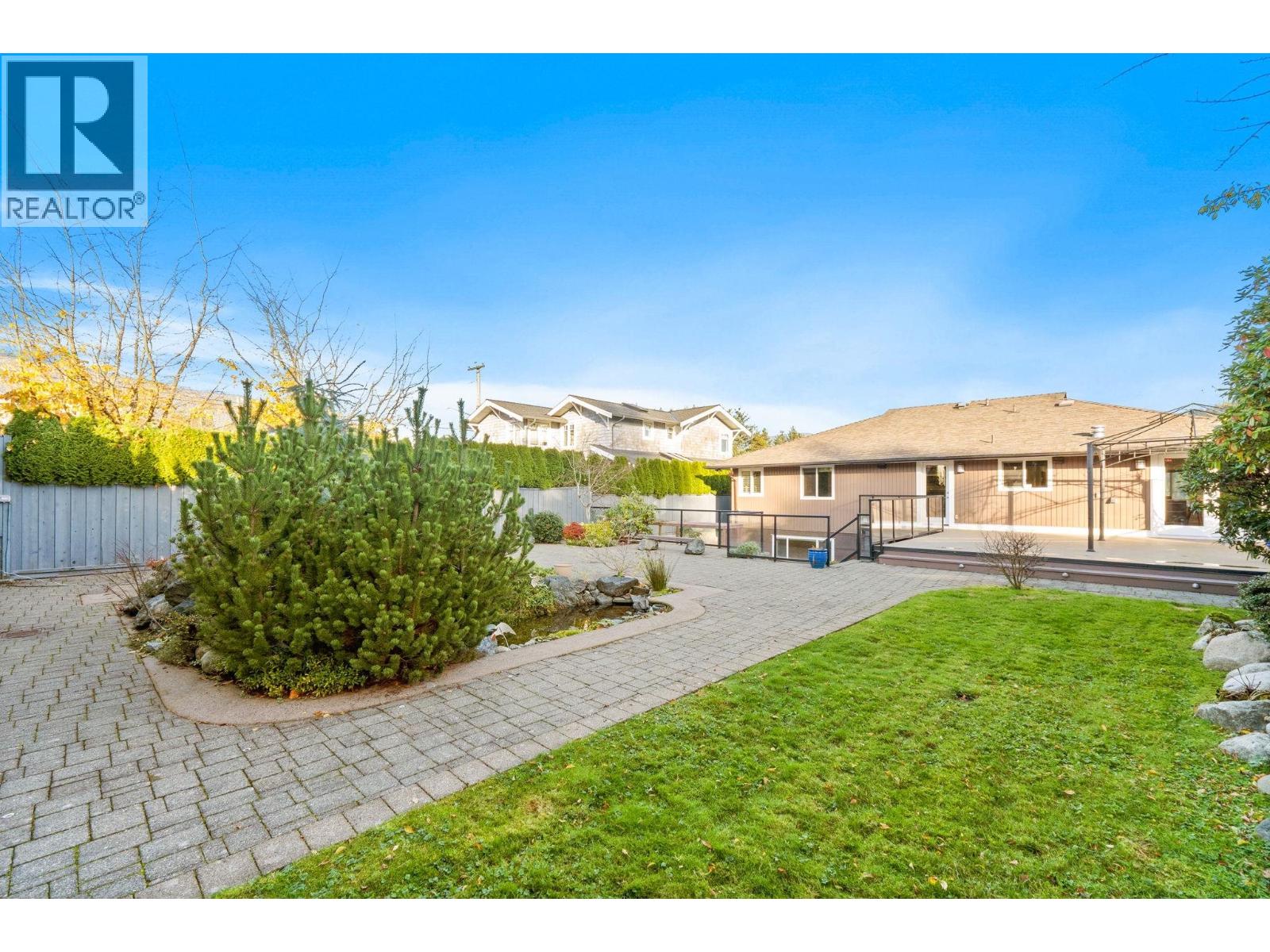 463 BEACHVIEW DRIVE, North Vancouver