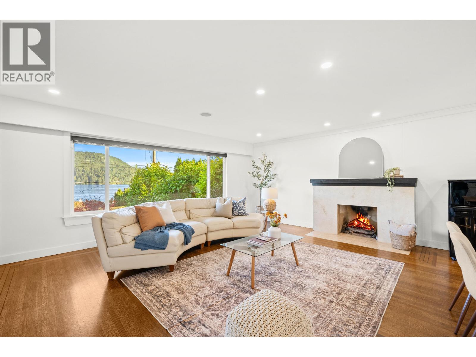 463 BEACHVIEW DRIVE, North Vancouver