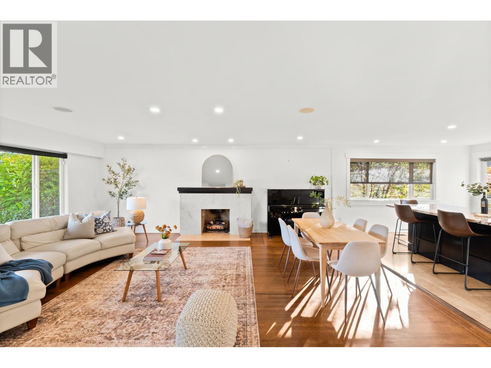 463 BEACHVIEW DRIVE, North Vancouver