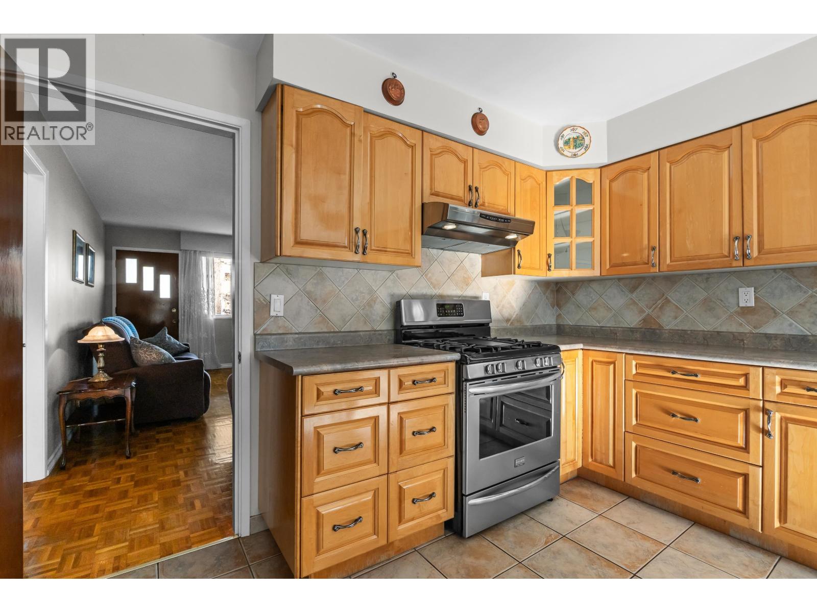 2240 E 6TH AVENUE, Vancouver