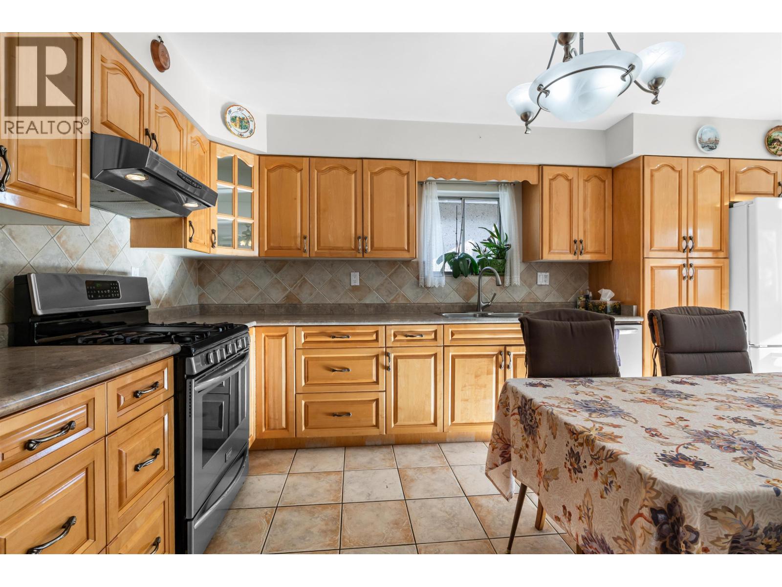 2240 E 6TH AVENUE, Vancouver