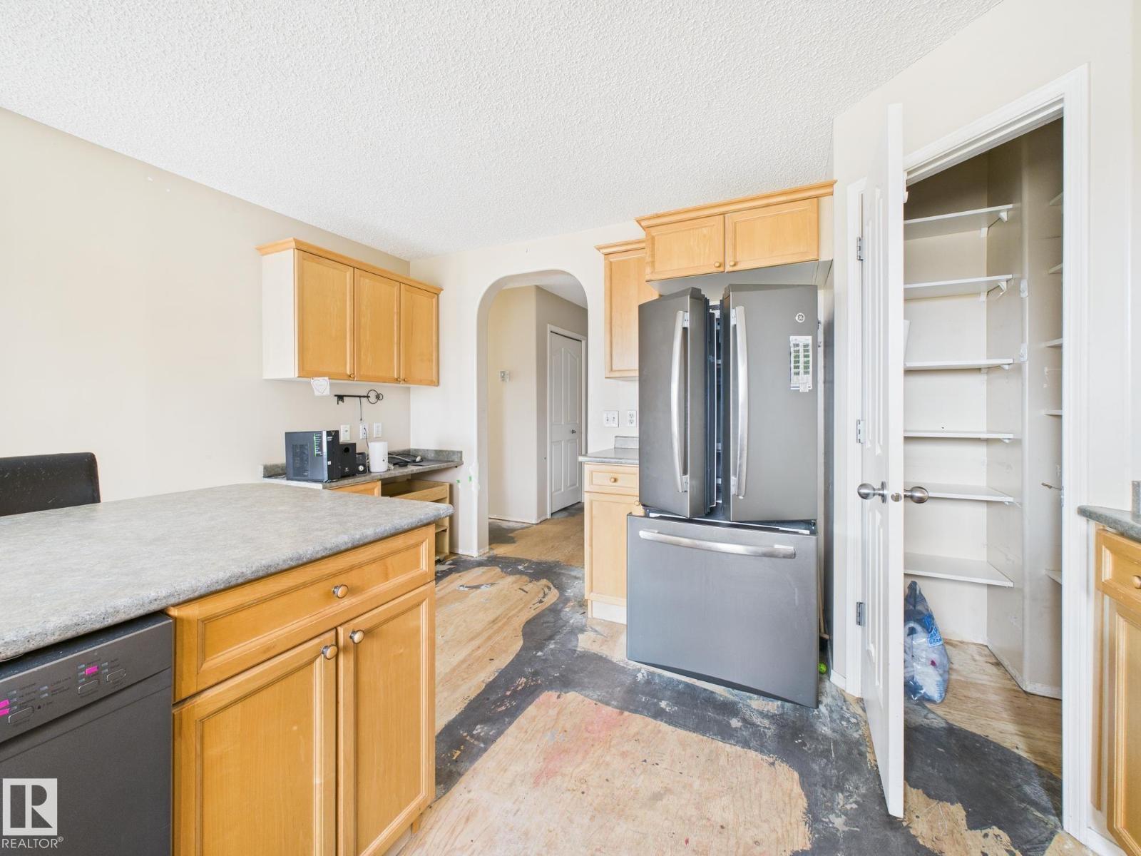 11 GREENBRIAR PL, Stony Plain