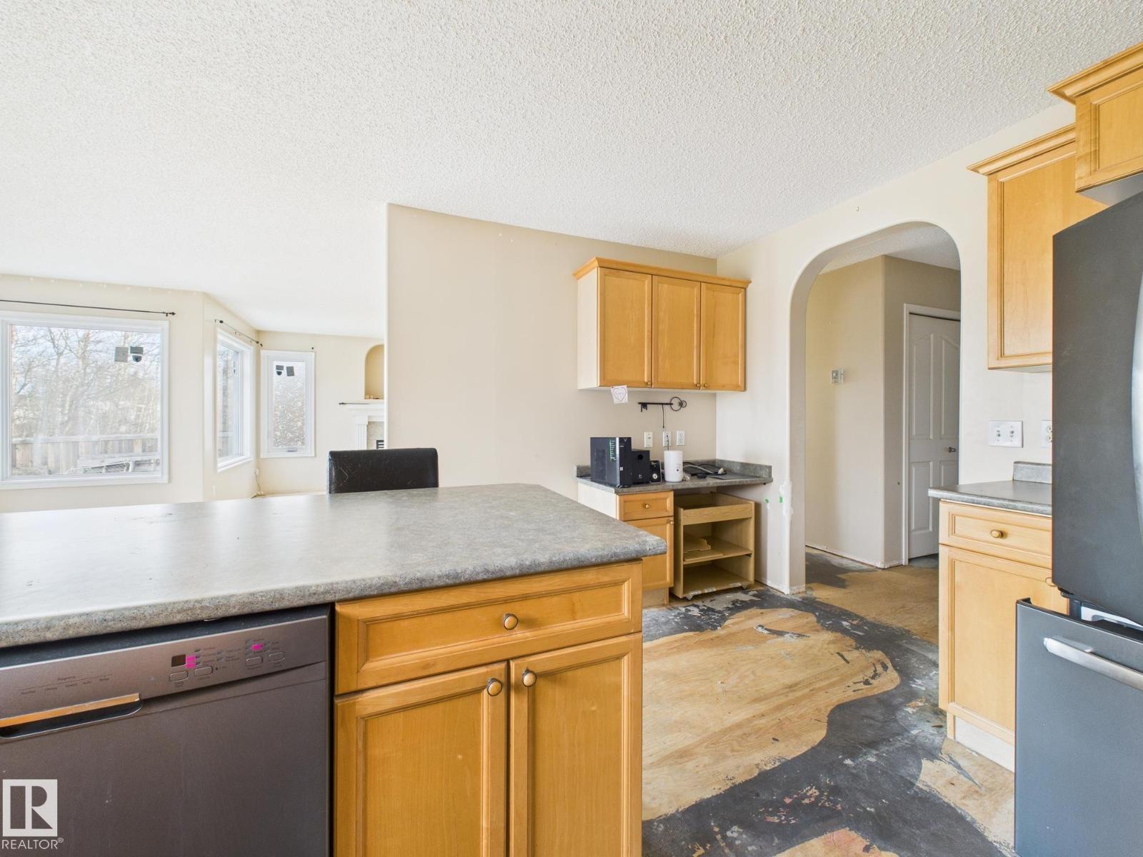 11 GREENBRIAR PL, Stony Plain