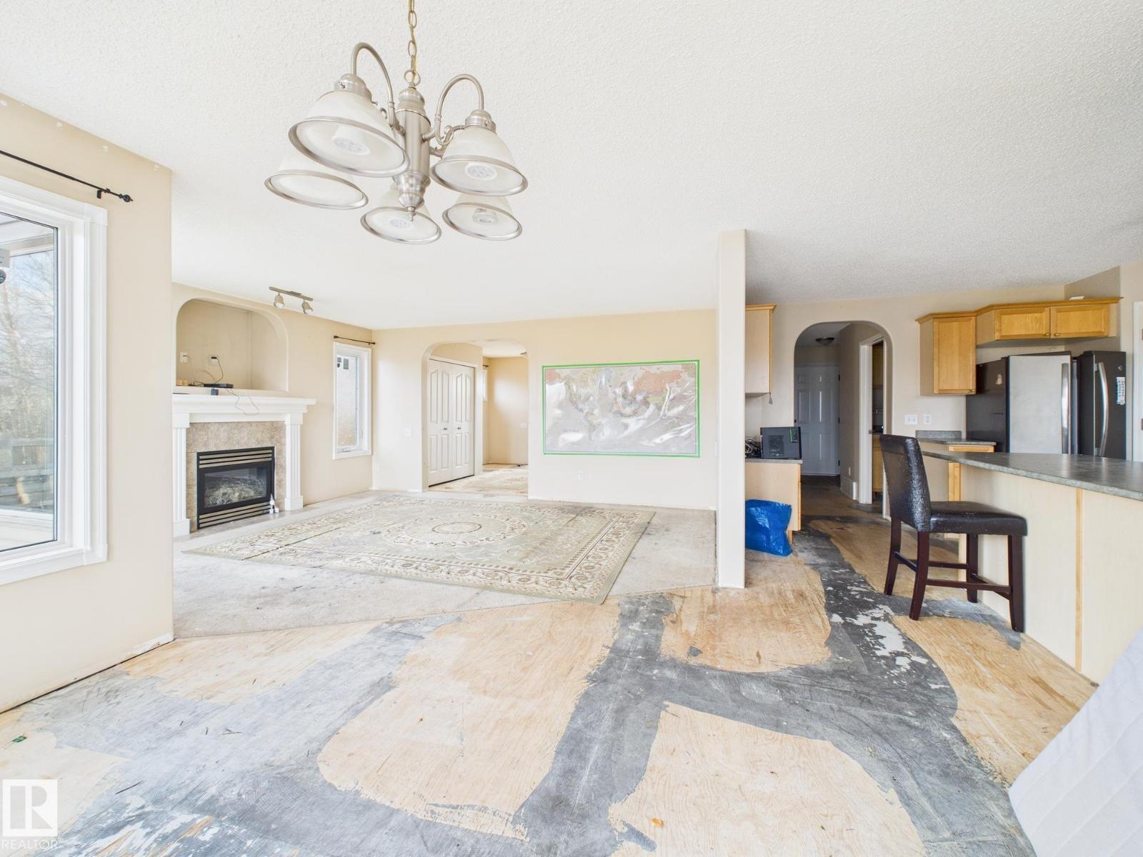 11 GREENBRIAR PL, Stony Plain