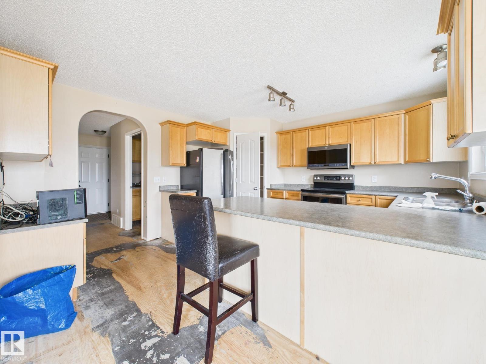 11 GREENBRIAR PL, Stony Plain