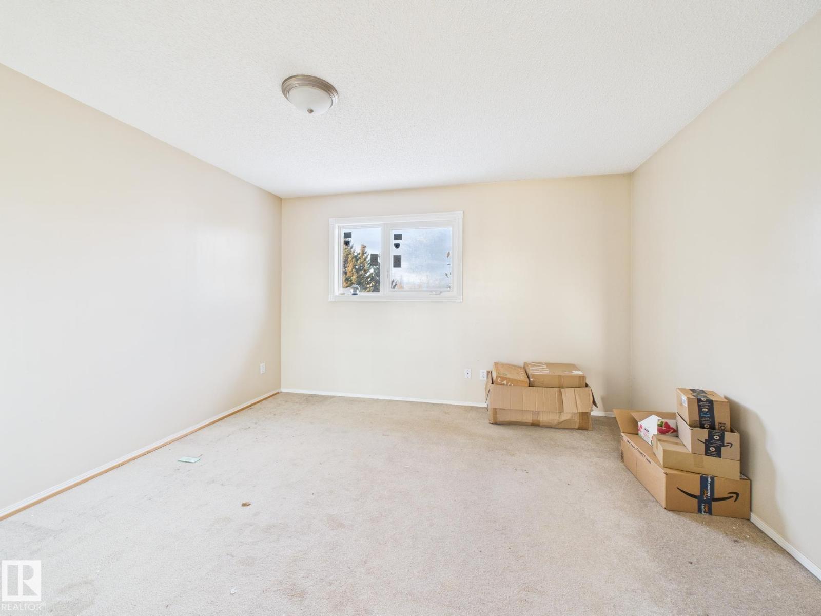 11 GREENBRIAR PL, Stony Plain