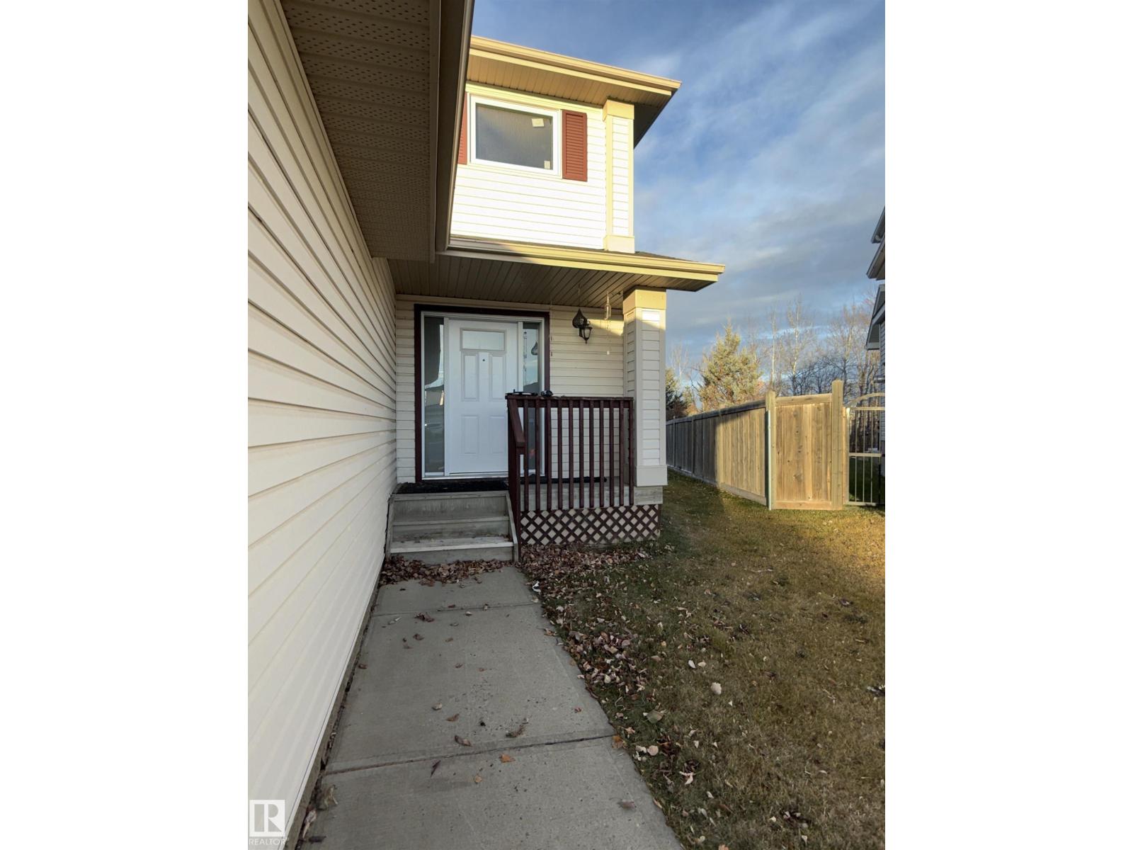 11 GREENBRIAR PL, Stony Plain