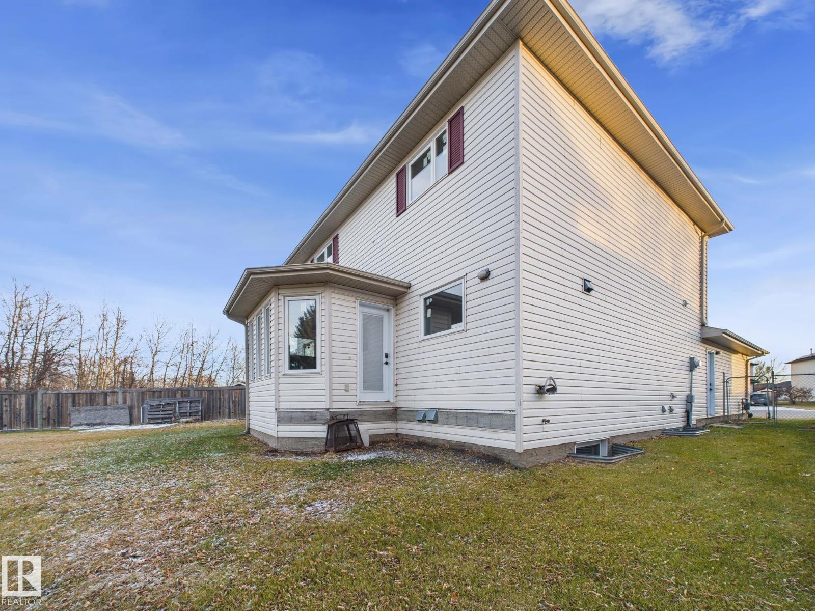 11 GREENBRIAR PL, Stony Plain