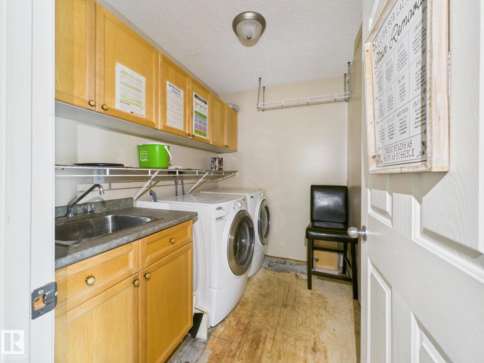 11 GREENBRIAR PL, Stony Plain