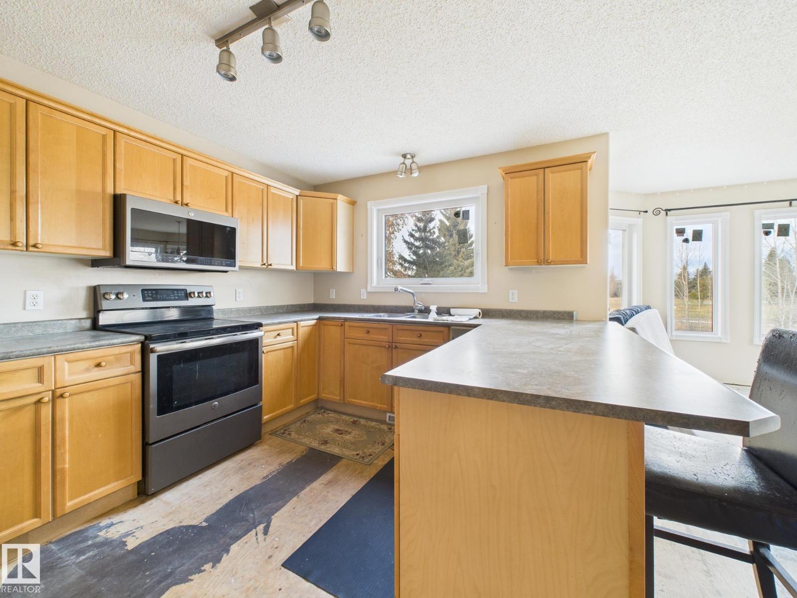 11 GREENBRIAR PL, Stony Plain