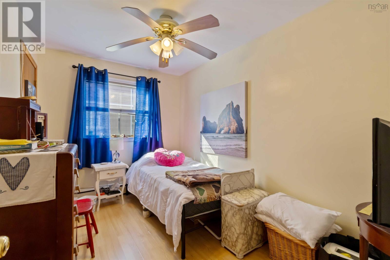 Property 16 of 41 of 11 Rosedale Avenue