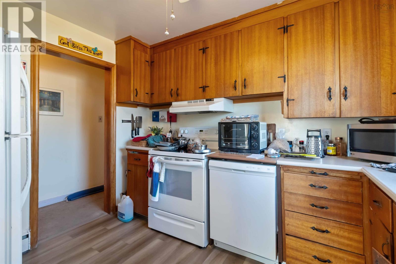 Property 15 of 41 of 11 Rosedale Avenue