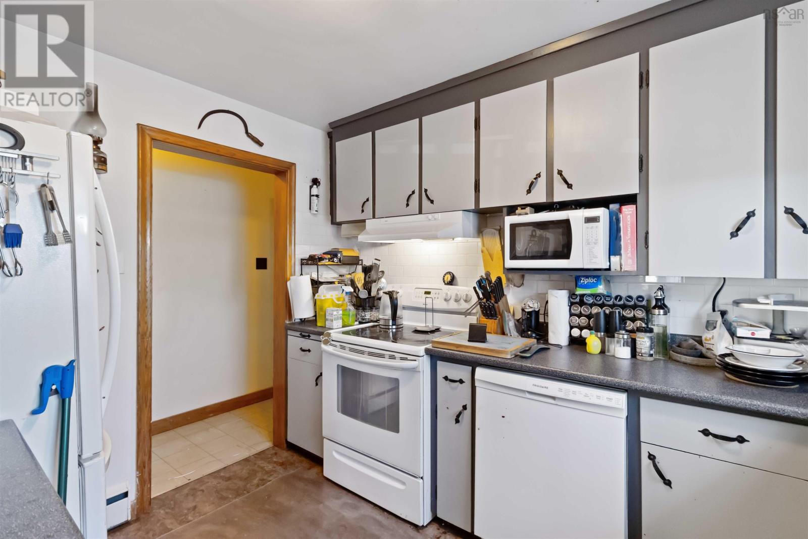 Property 5 of 41 of 11 Rosedale Avenue