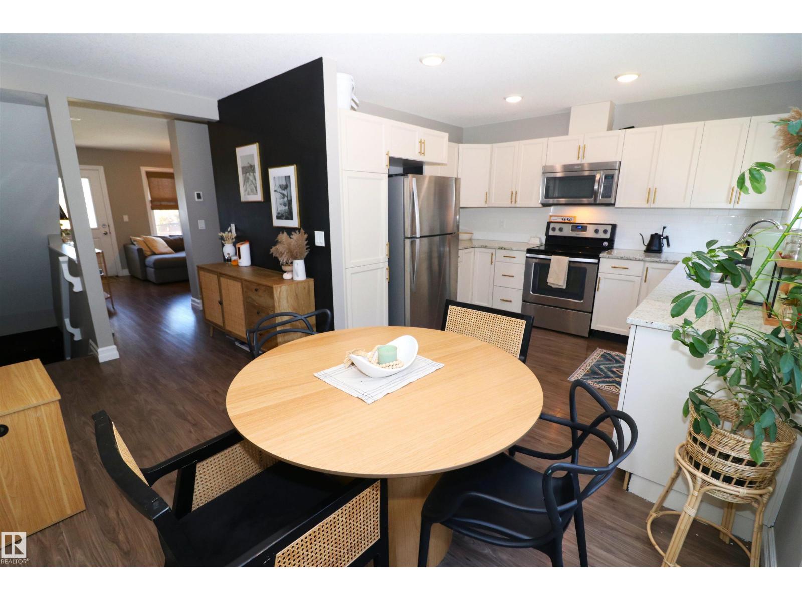 1508 105 ST NW, Edmonton